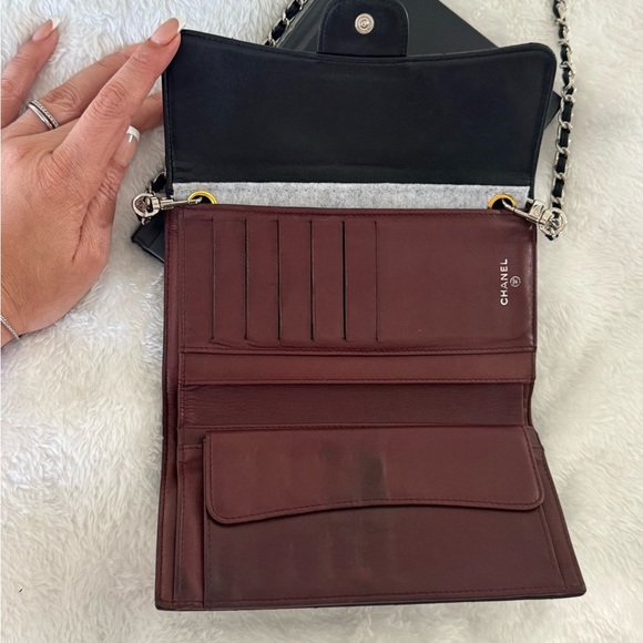 Authentic CHANEL Matelasse wallet on chain crossbody bag - Picture 4 of 15